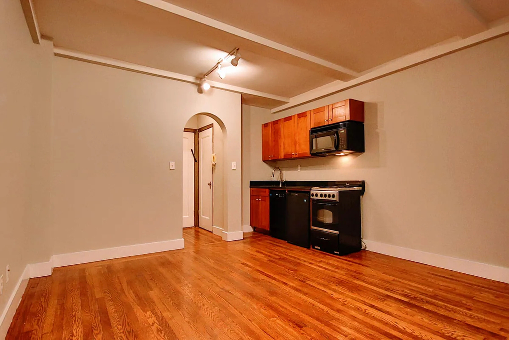 11 Waverly Place, Unit 6n - Photo 4