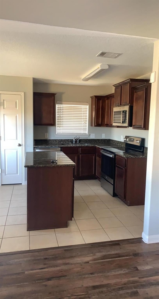 38206 S Lost Creek Boulevard - Photo 5
