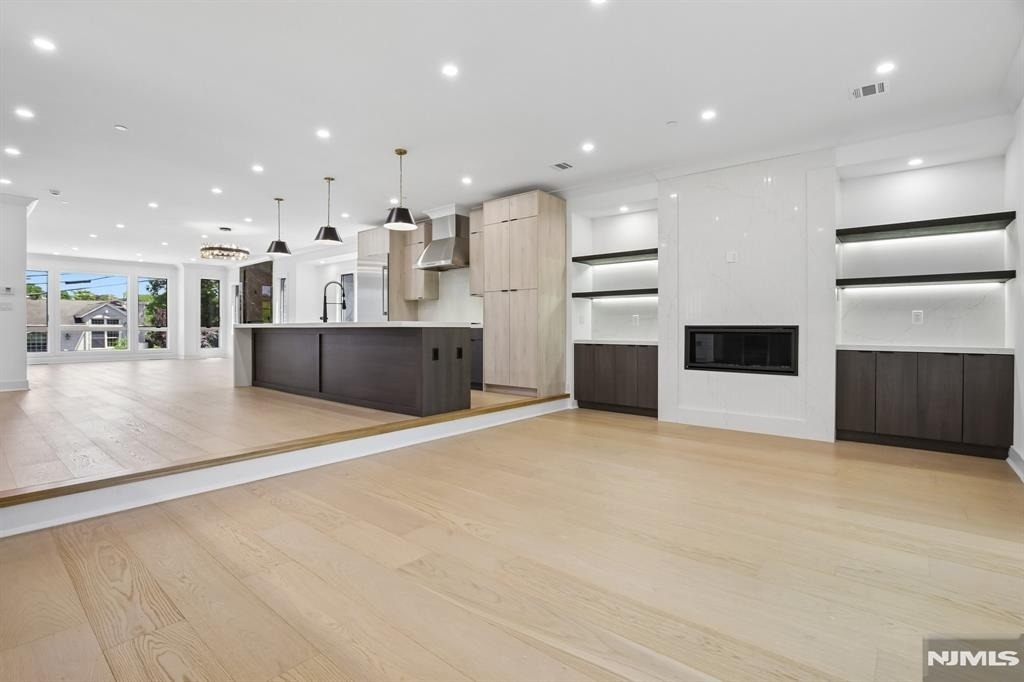 2189 Jones - Photo 9