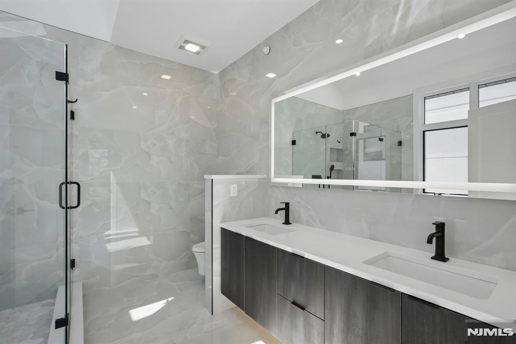 2189 Jones - Photo 14