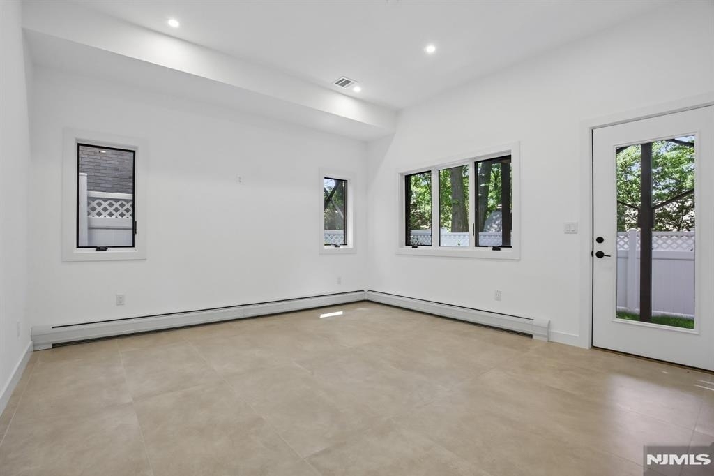 2189 Jones - Photo 26