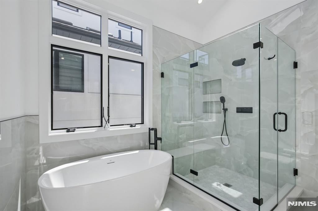 2189 Jones - Photo 13