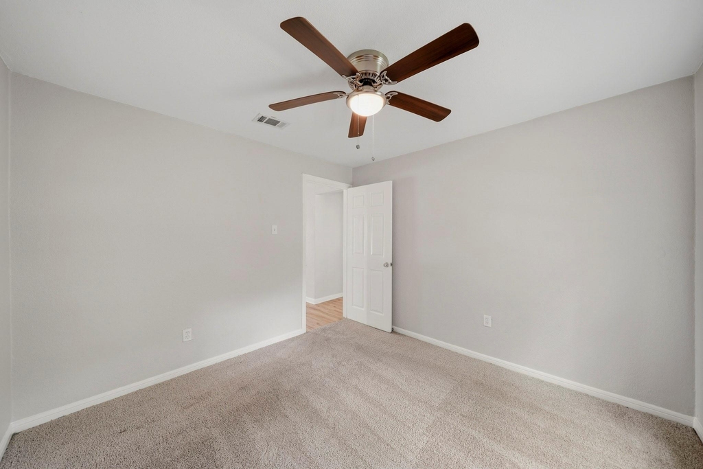 915 S Shanks Street - Photo 10