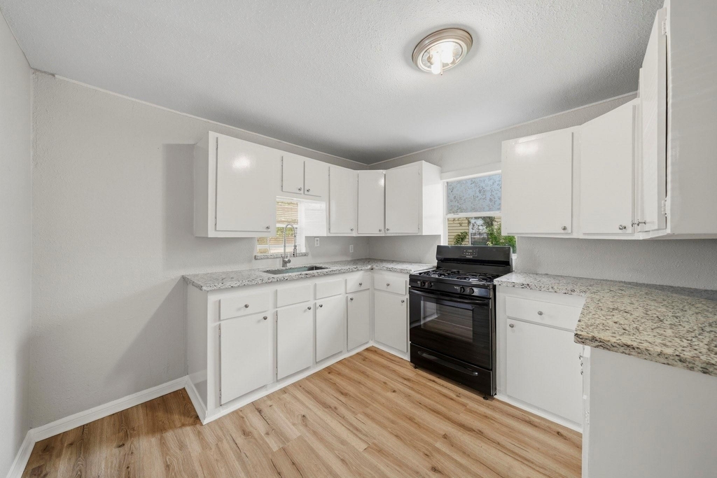 915 S Shanks Street - Photo 5