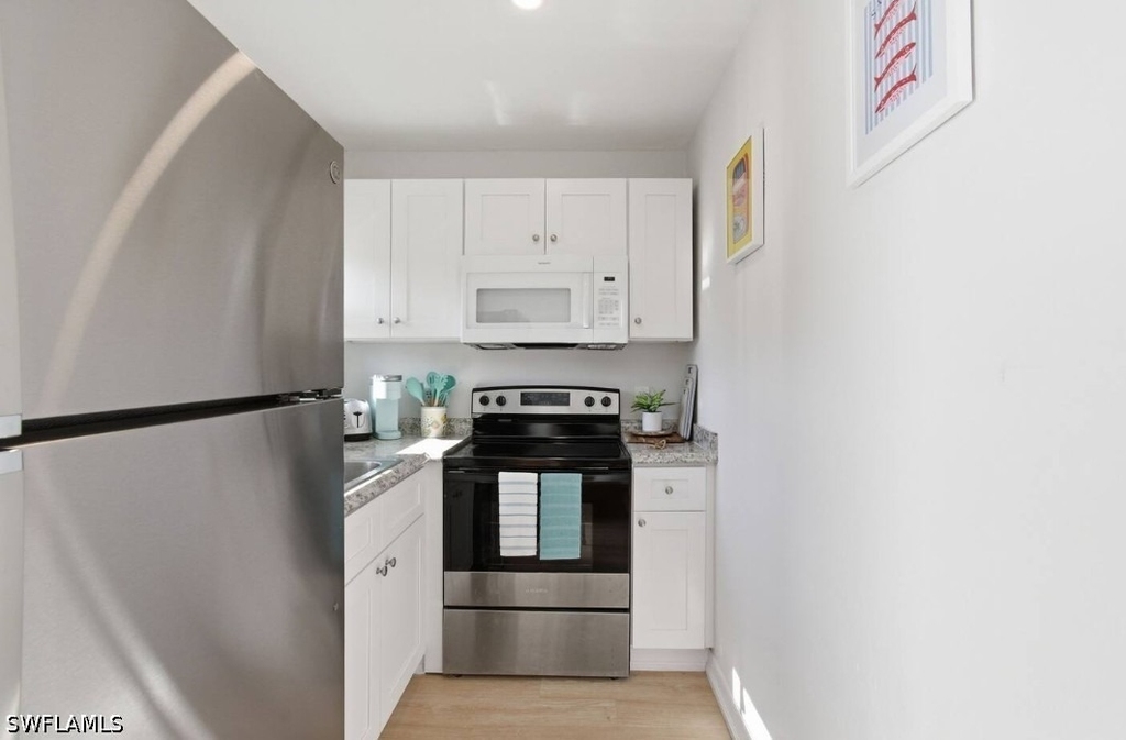 2147 Washington Avenue - Photo 6