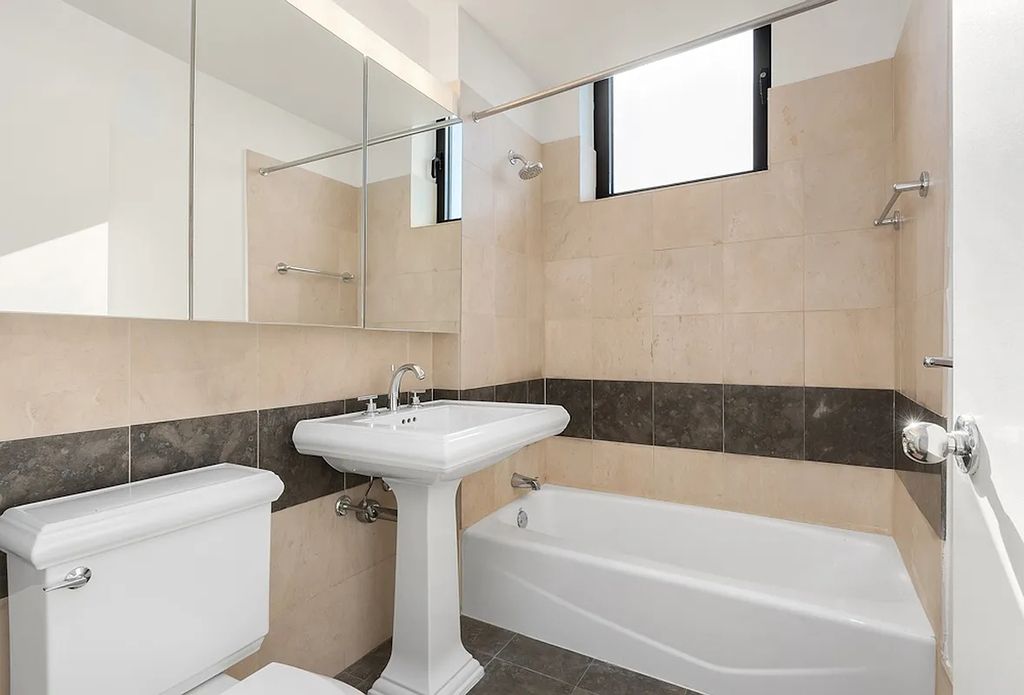 1 Union Sq S, Unit 022f - Photo 3