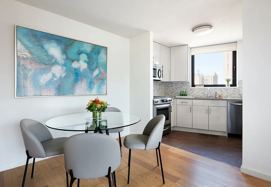 1 Union Sq S, Unit 022f - Photo 2