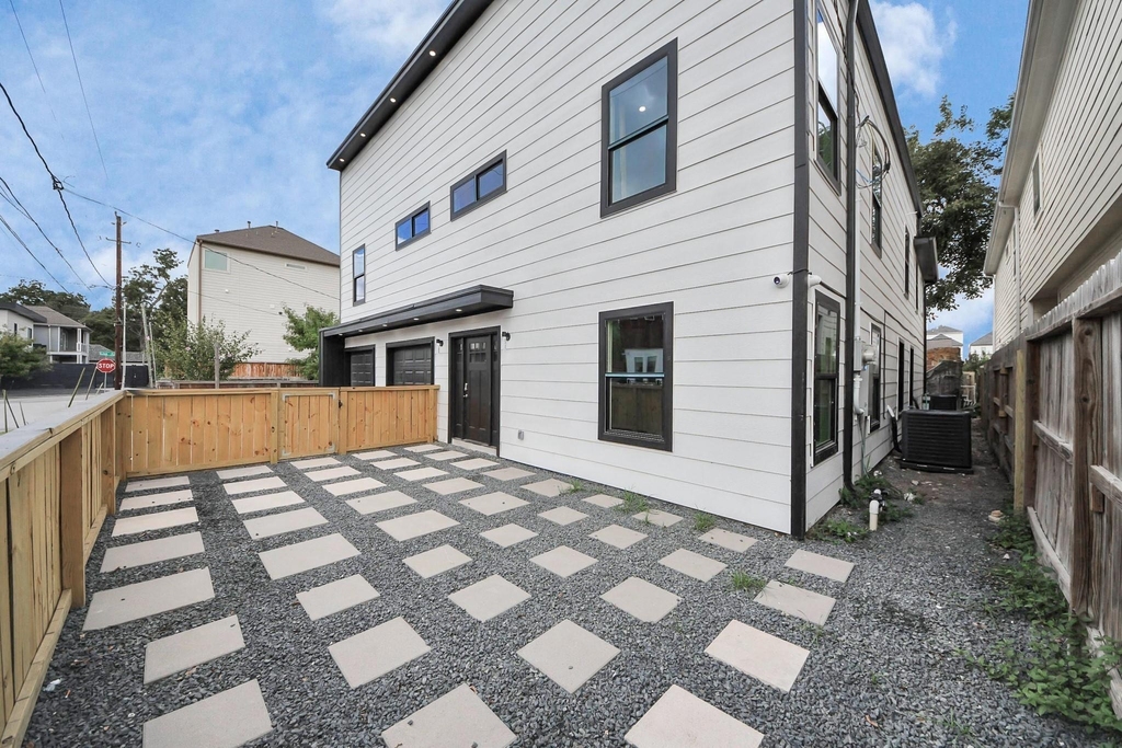 1111 E 27th Street Street - Photo 36