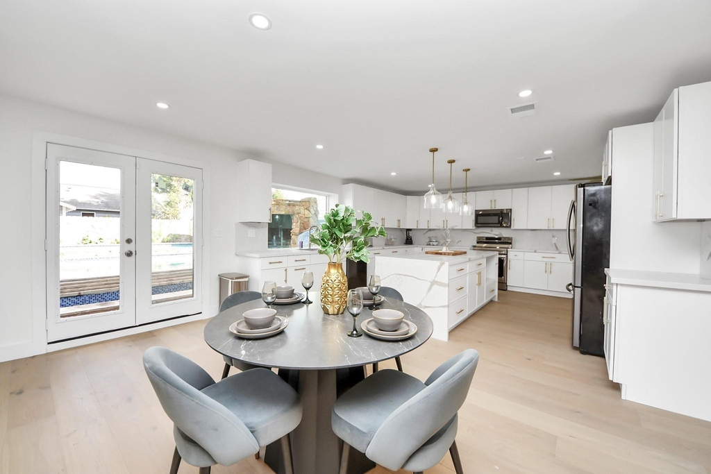 1111 E 27th Street Street - Photo 13