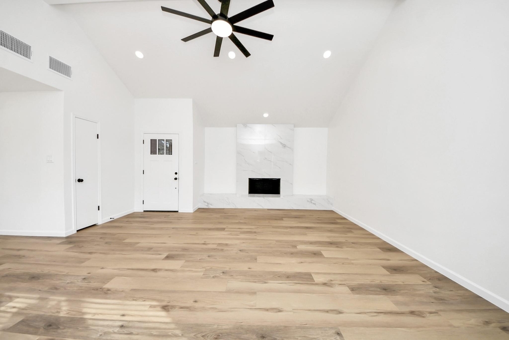 3305 Avenue R - Photo 2