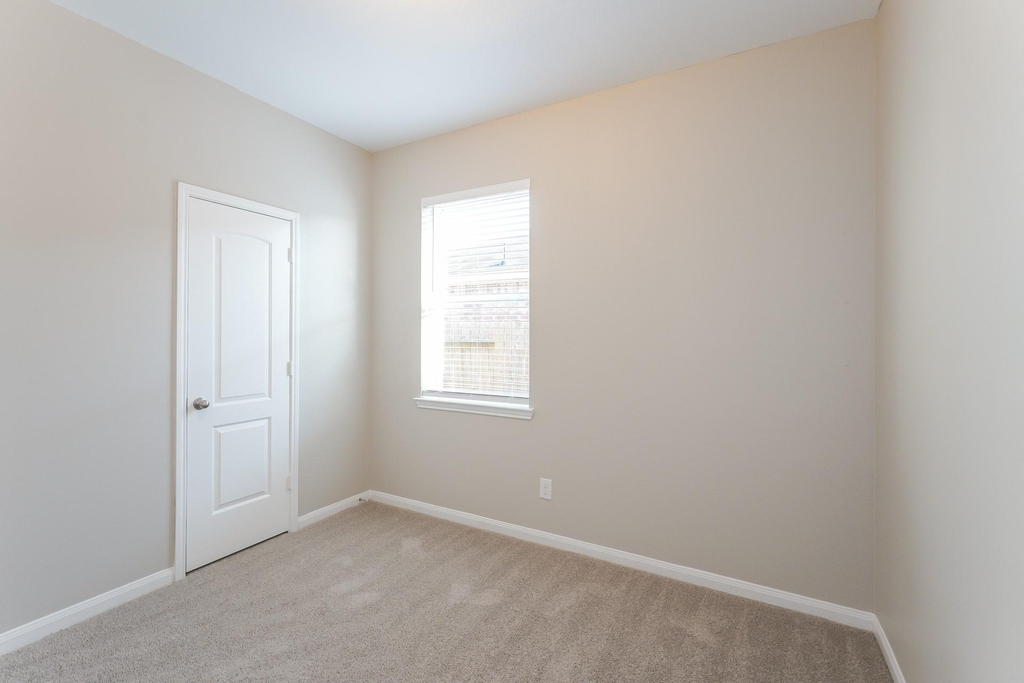 5026 Manor Stone Lane - Photo 10
