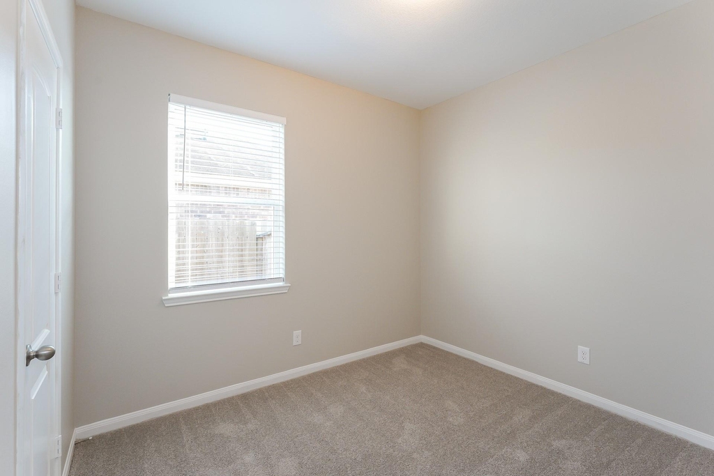 5026 Manor Stone Lane - Photo 9