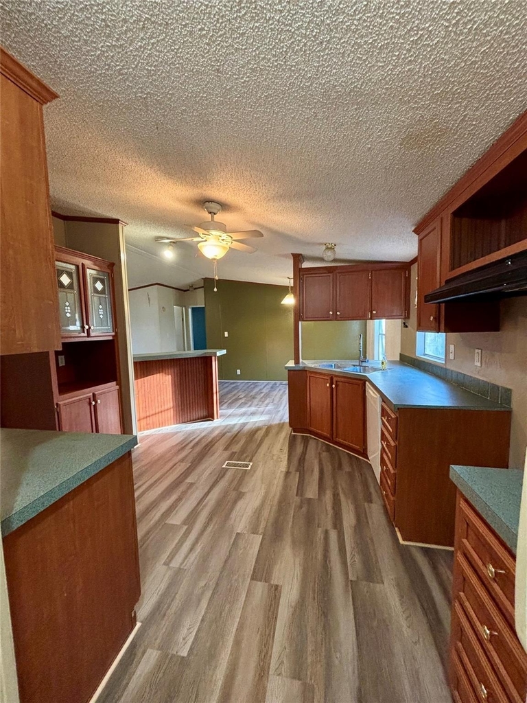 111 Lakeside Woods Drive - Photo 5