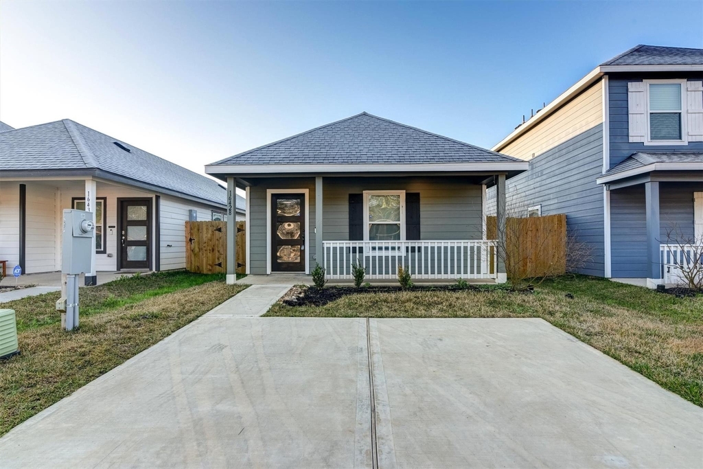 16428 Jasmine Marie Place - Photo 0