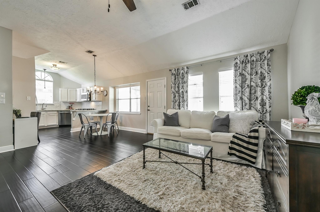 1118 Chelsea Lane - Photo 4