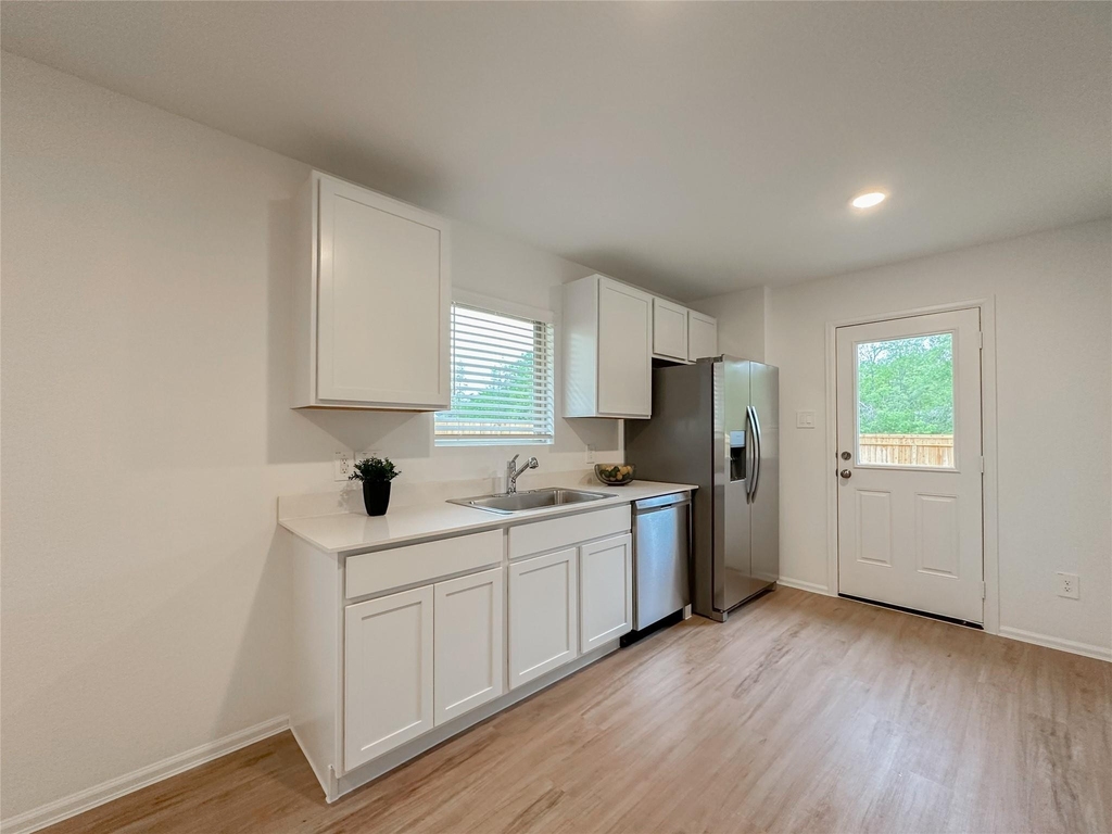 1515 Las Cuevas Drive - Photo 9