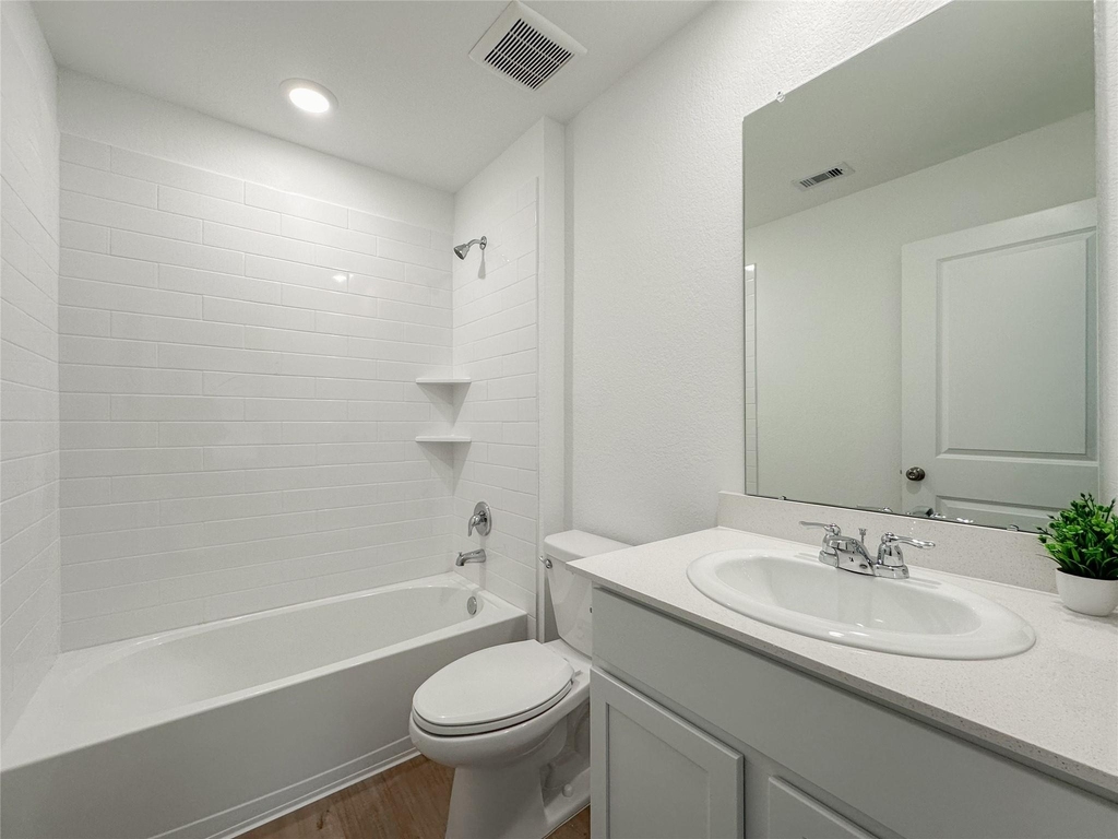1515 Las Cuevas Drive - Photo 18