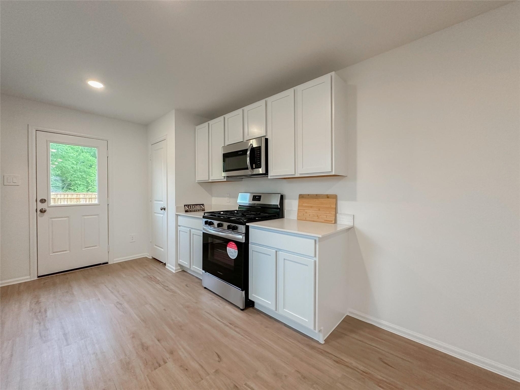 1515 Las Cuevas Drive - Photo 10
