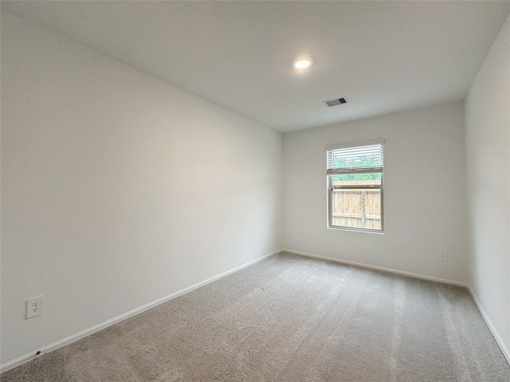 1515 Las Cuevas Drive - Photo 17
