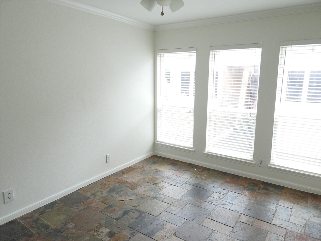 218 Stratford Street - Photo 15