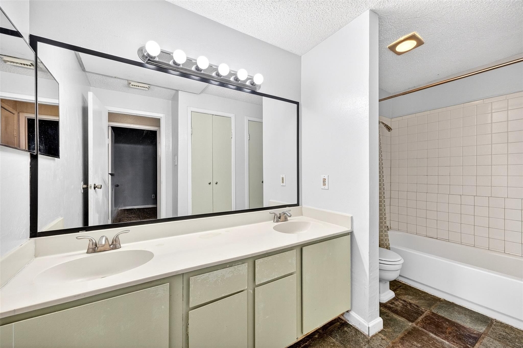 10053 Westpark Drive - Photo 17