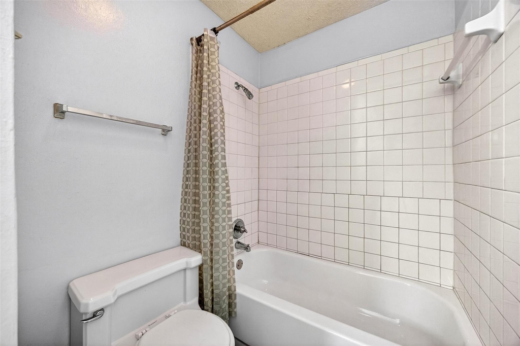 10053 Westpark Drive - Photo 18