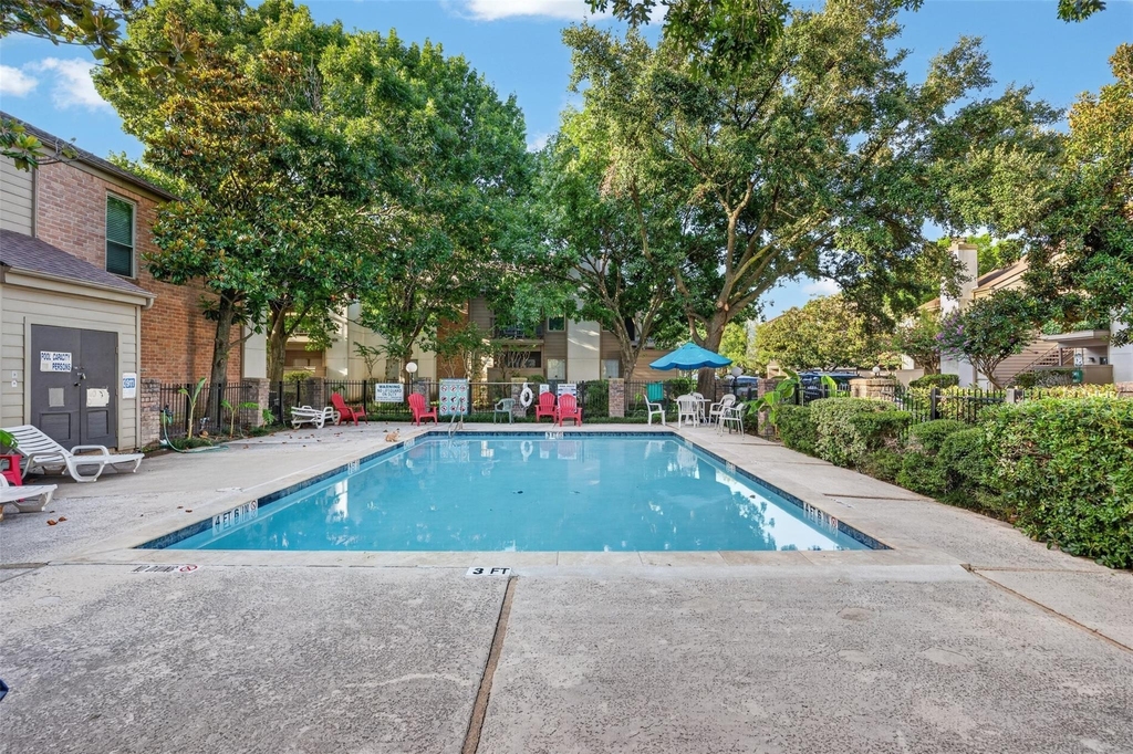 10053 Westpark Drive - Photo 4