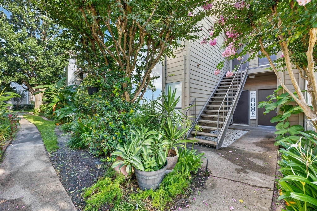 10053 Westpark Drive - Photo 3