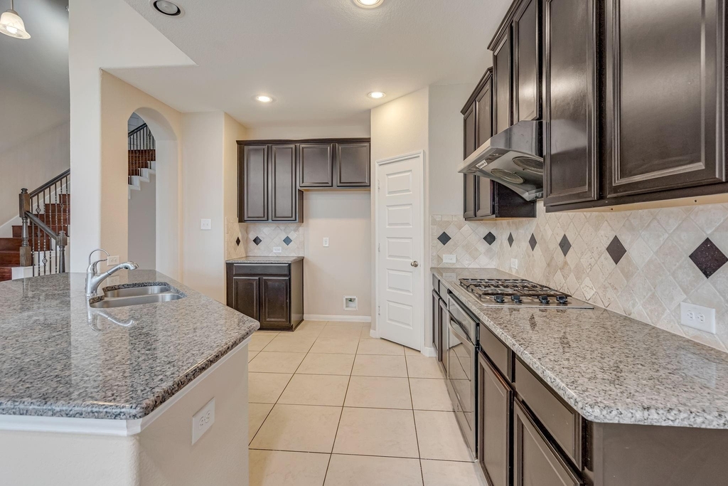 17602 Stamford Oaks Drive - Photo 5