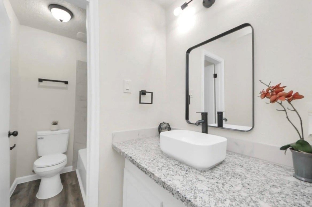 2110 Melbourne Street - Photo 5