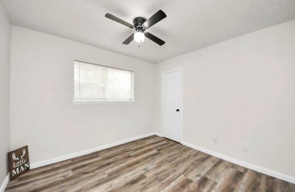 2110 Melbourne Street - Photo 6