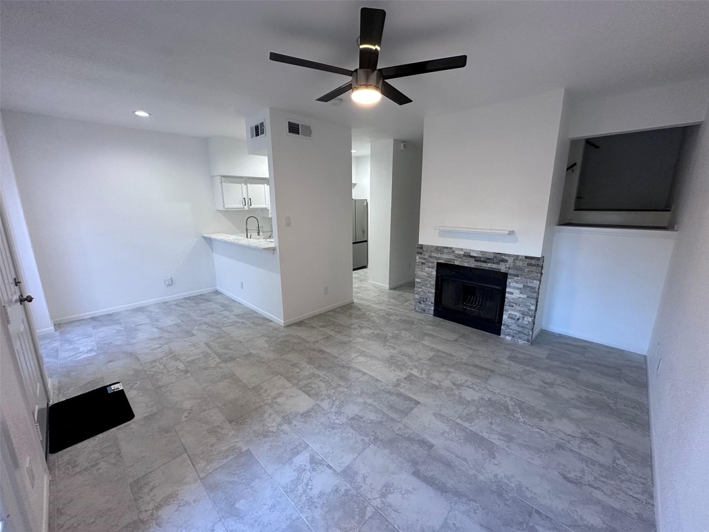2121 El Paseo Street - Photo 3
