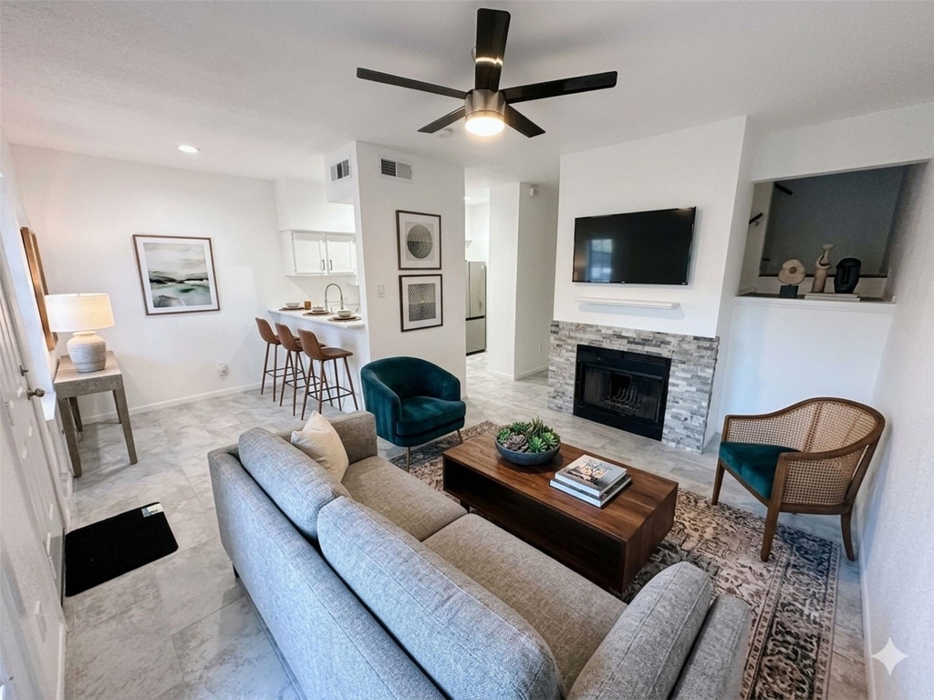 2121 El Paseo Street - Photo 1