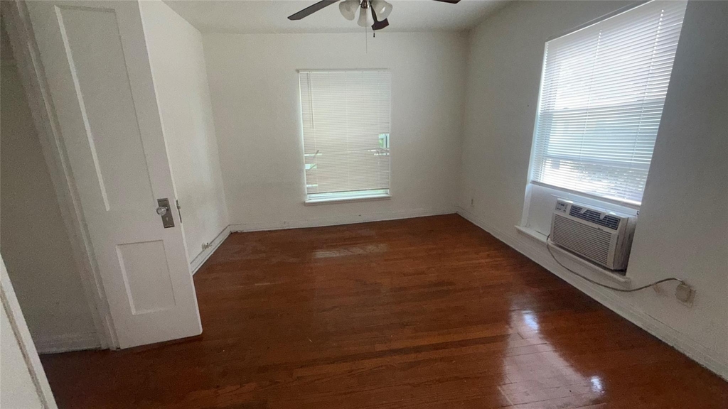 1842 W Main Street - Photo 4