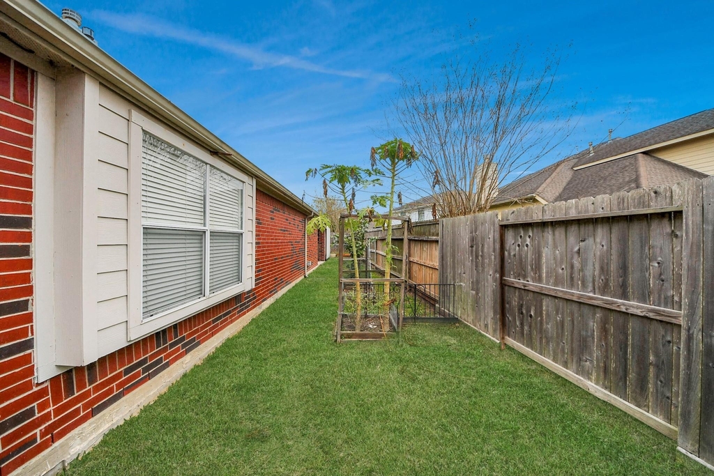 1103 Lake Shore Drive - Photo 28