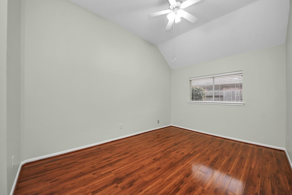 1103 Lake Shore Drive - Photo 23