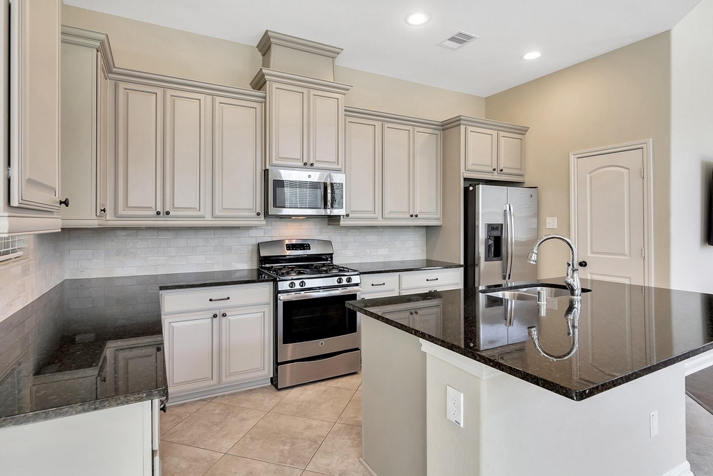 222 Cheswood Forest - Photo 23
