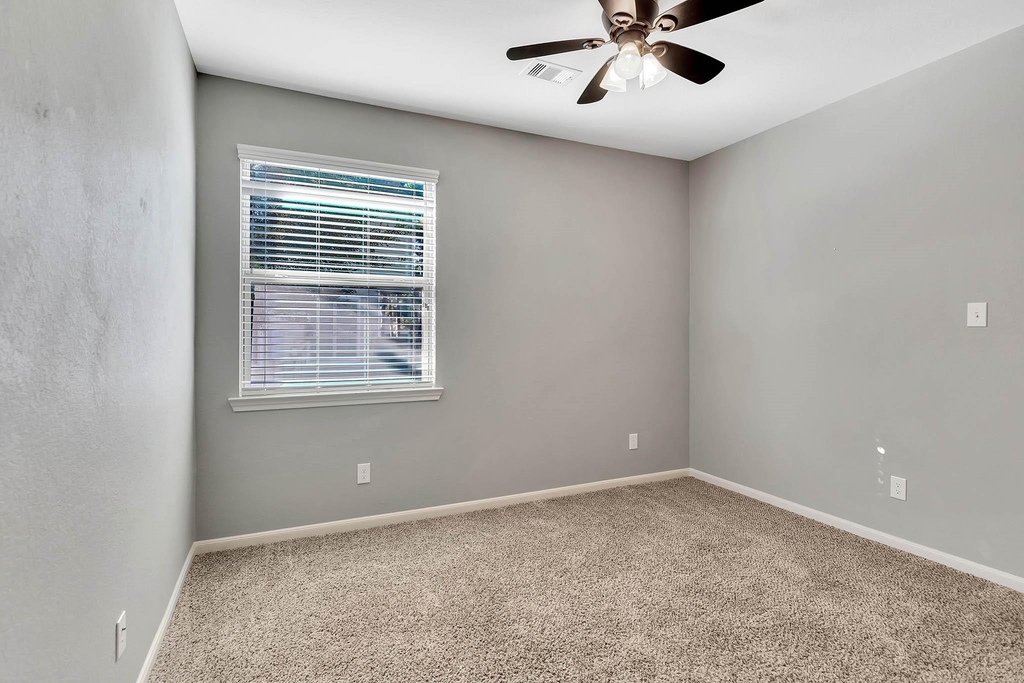 222 Cheswood Forest - Photo 35