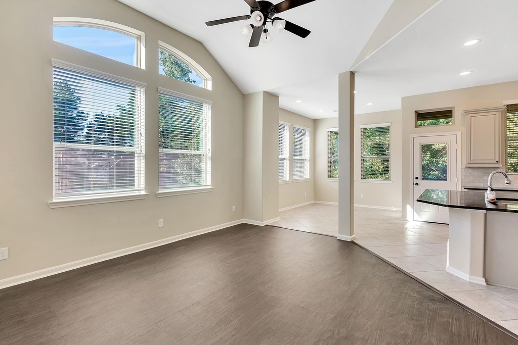 222 Cheswood Forest - Photo 15