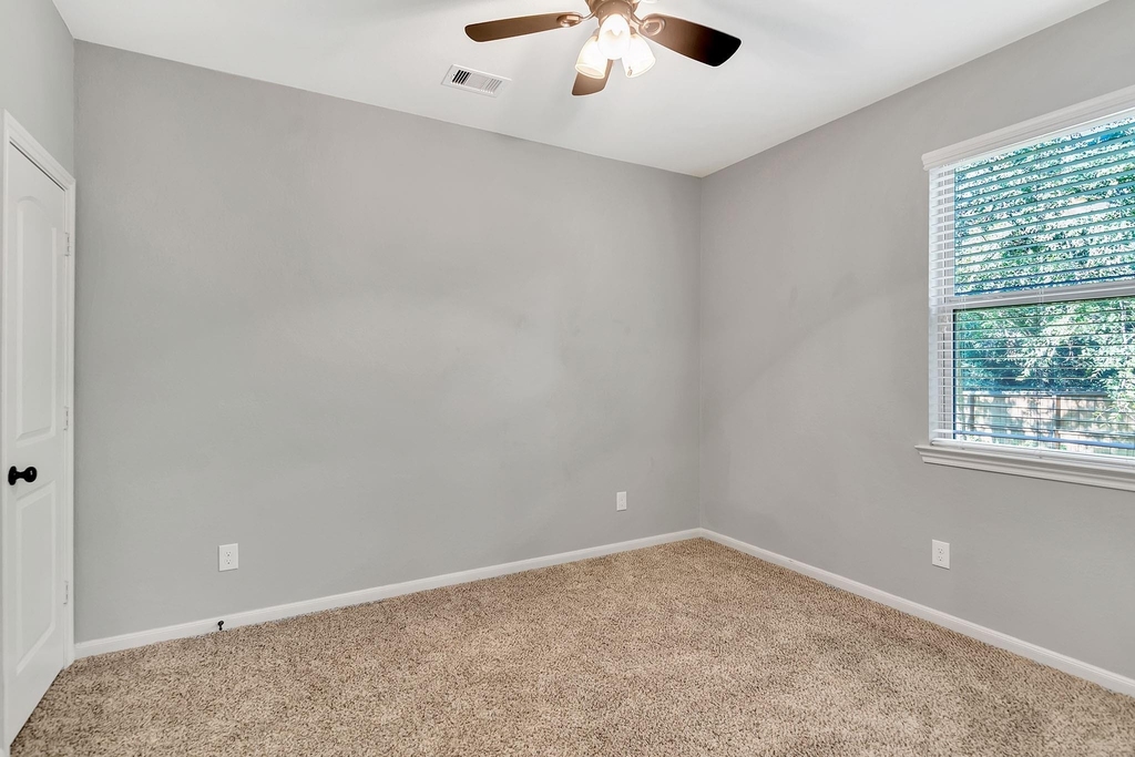 222 Cheswood Forest - Photo 34