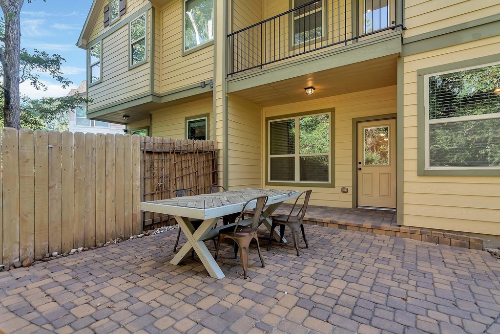 222 Cheswood Forest - Photo 4