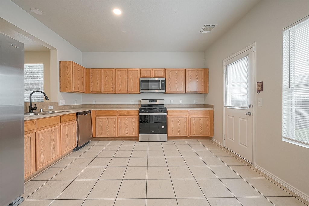 23814 Single Oak Street - Photo 4