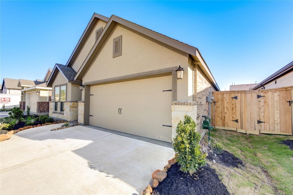 30347 Tall Fescue Drive - Photo 2