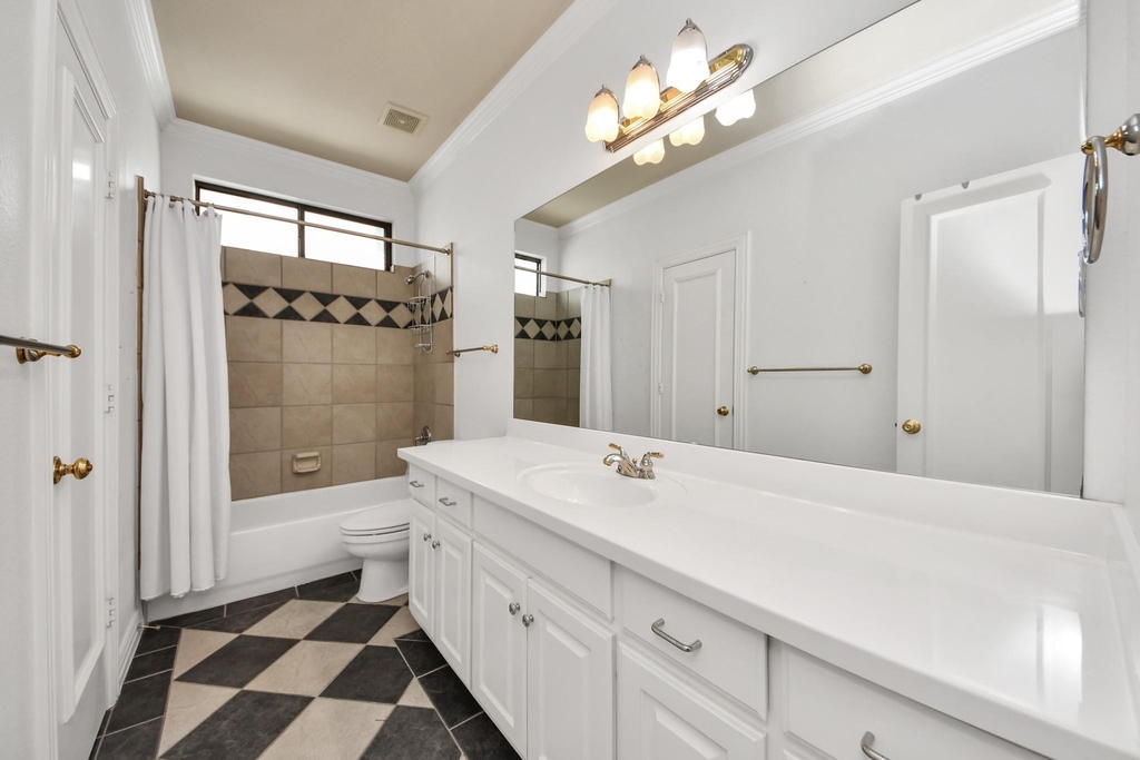 605 W Polk Street - Photo 33
