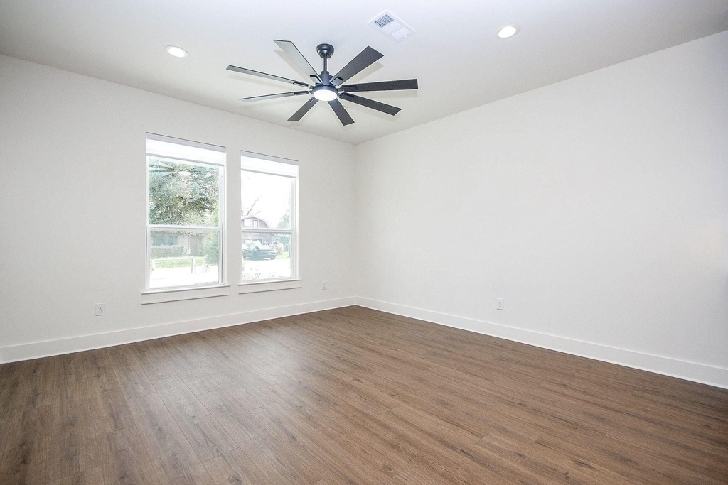 4101 Victoria Avenue - Photo 4