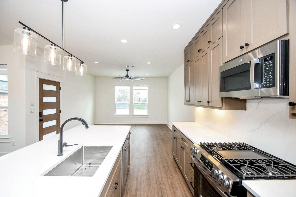 4101 Victoria Avenue - Photo 12