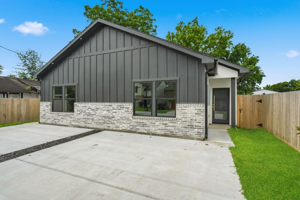 4314 Stassen Street - Photo 0