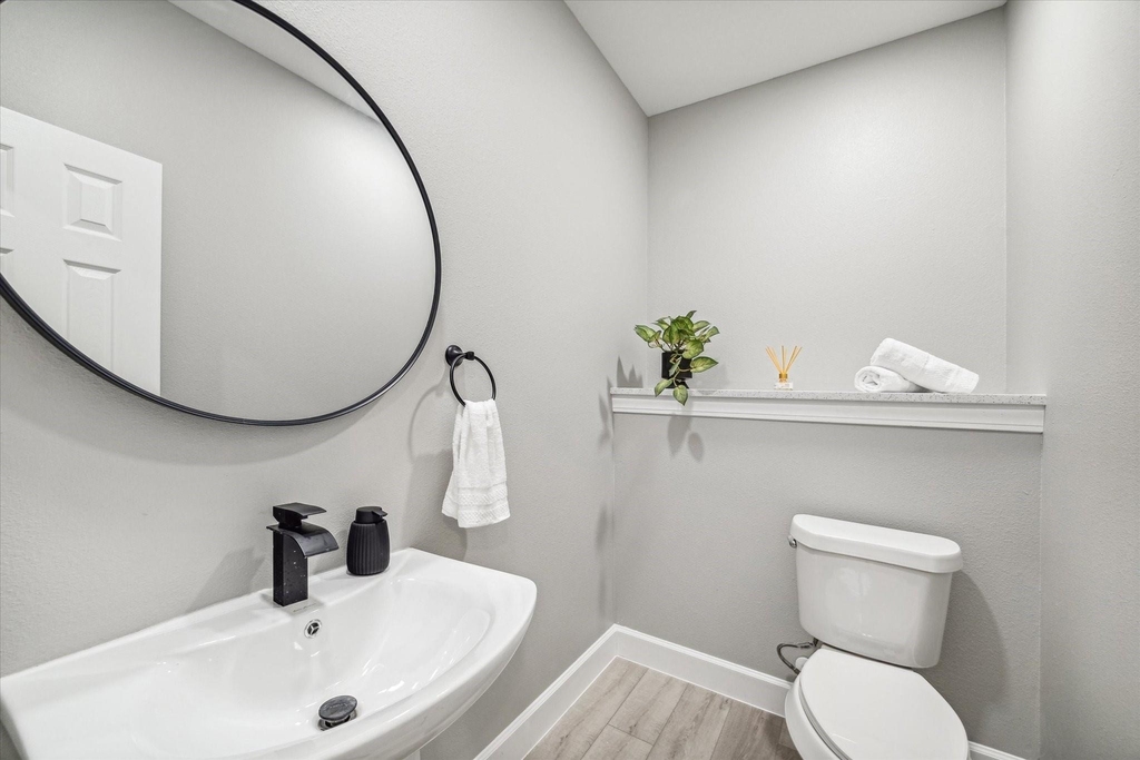 980 Randolph Street - Photo 2