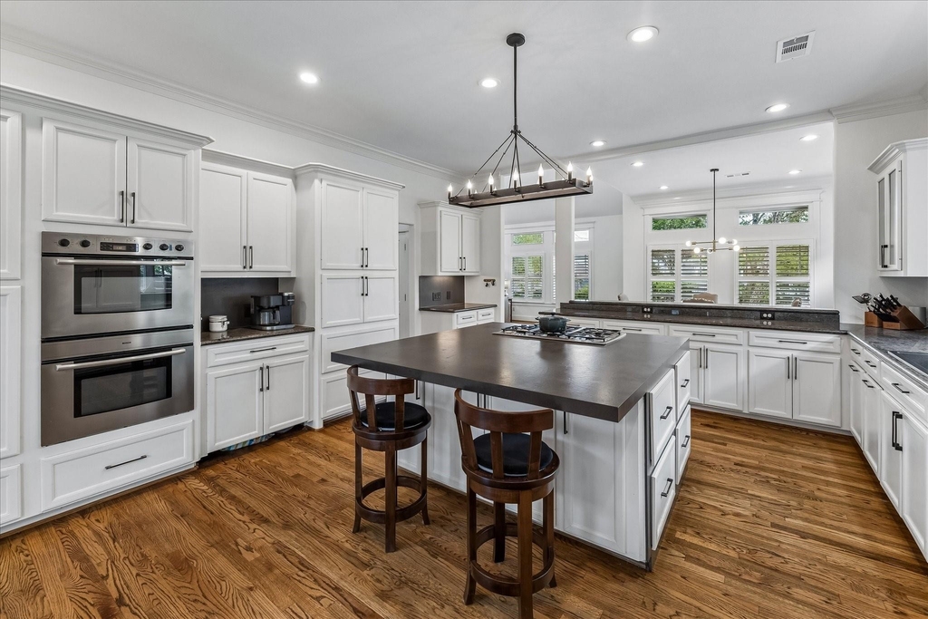 315 W 15th Street - Photo 12