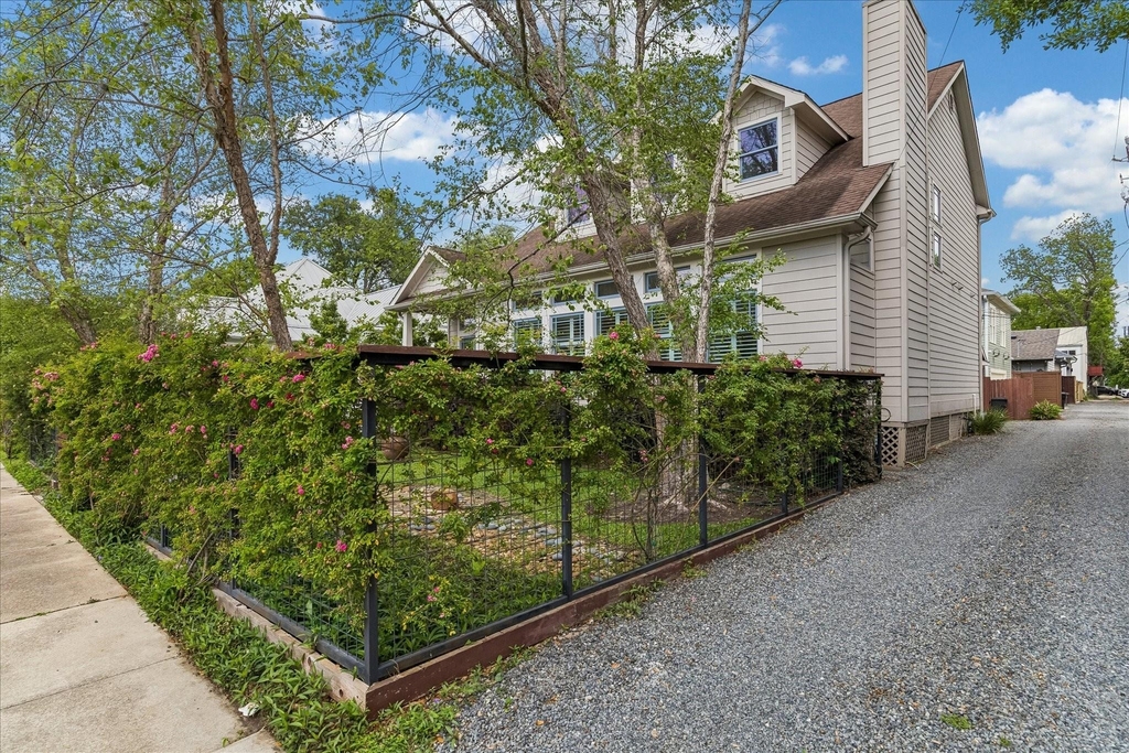 315 W 15th Street - Photo 29